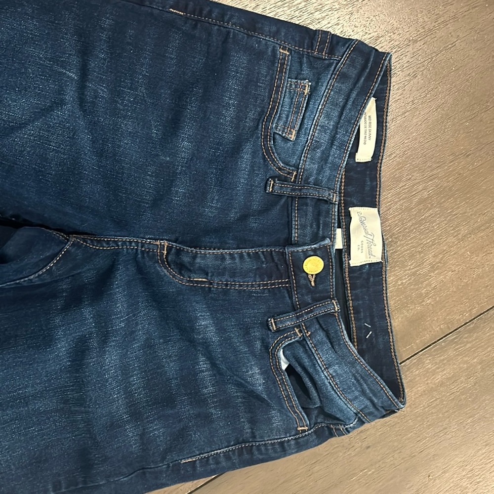 Mid rise skinny universal thread
